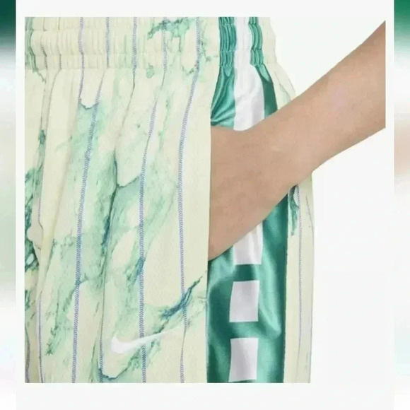 NWT Boys Nike Dri Fit Printed Athletic Basketball Shorts Green Size Small - Picture 3 of 9